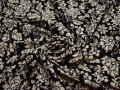 Плательная бежевая черная ткань цветы полиэстер ЕВ39